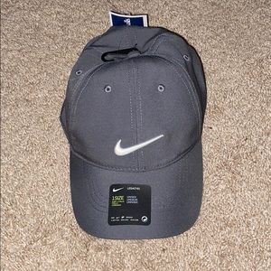 Dark grey Nike hat